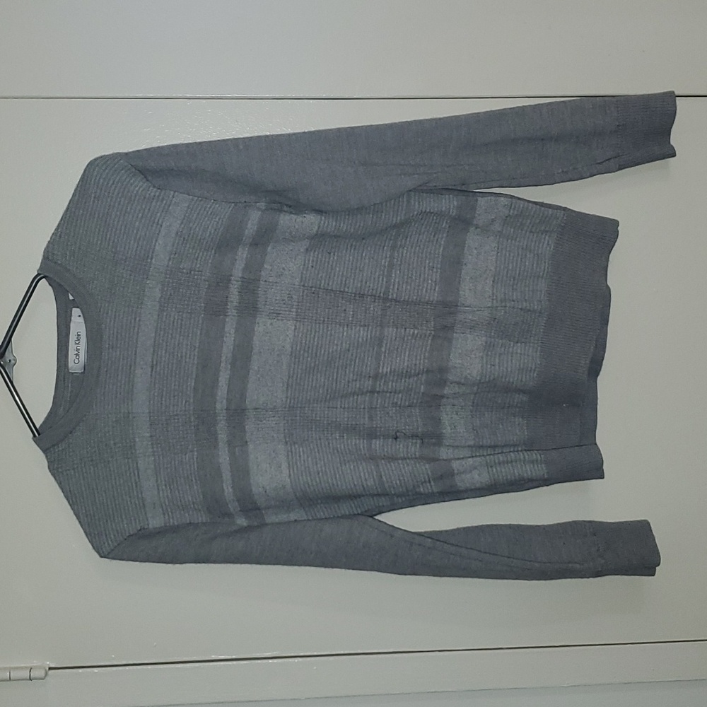 Calvin Klein Men's M grey yarn sweater